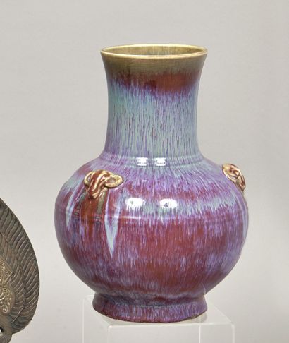 CHINA - 18th/19th century. Bottle vase in...