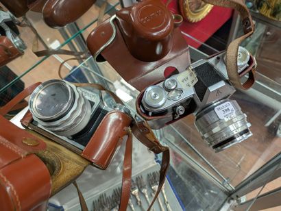 Two Pentacon reflex cameras, models F and...
