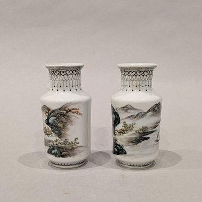 China, 20th century. Pair of small porcelain...