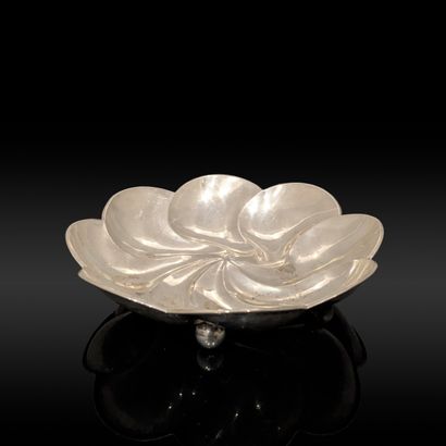 Silver bowl (800), spiral pattern, poly-lobed...