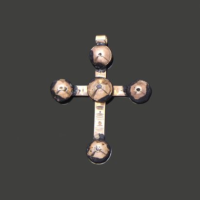 Norman cross in 14K (585) yellow gold, the...