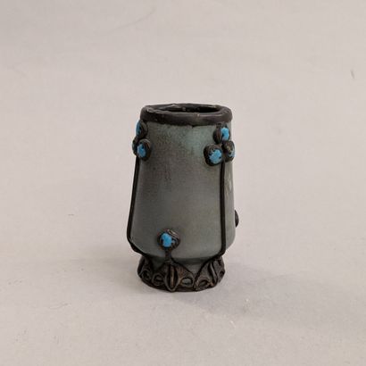 Small truncated-cone vase on heel, in grey-green...
