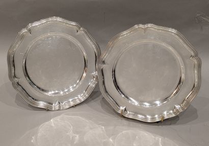 Two round dishes in silver-plated metal,...