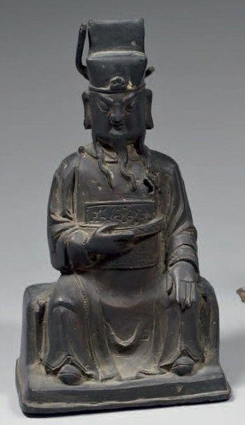 Statuette de dignitaire assis en bronze à...
