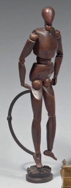 Mannequin d'atelier en bois résineux présentant...