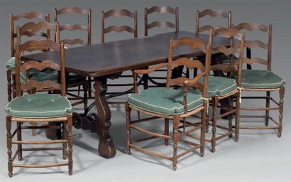 Suite de huit chaises et deux fauteuils en...