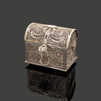 Ensemble en argent (800) : - coffret filigrané,...