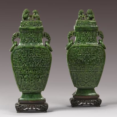 CHINA - Early 20th century. Pair of archaizing...