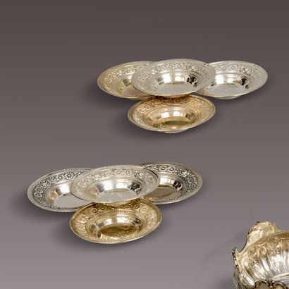 Huit cendriers de table de forme ronde en...