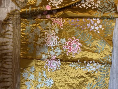 CHINA, Canton - 20th century. Set of three...