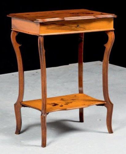 Émile GALLÉ (1846-1904)
Coiffeuse en bois...