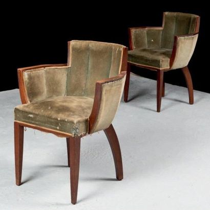 HAENTGES FRERES
Paire de fauteuils de bureau...
