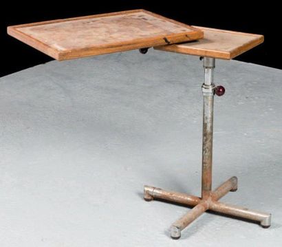 FRANÇOIS CARUELLE
Table serviteur formée...