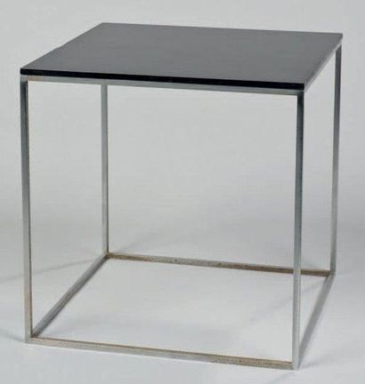 Poul KJAERHOLM (1929-1980)
Table-chevet modèle...