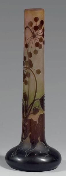 Émile GALLÉ (1846-1904)
Vase soliflore Épreuve...