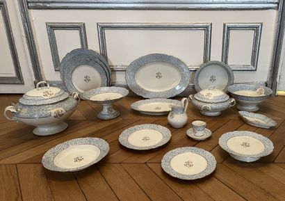 Partie de service de table en porcelaine...