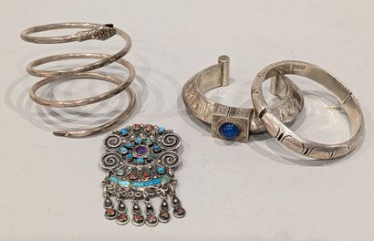 Ensemble en argent (925 et 800) : - bracelet...