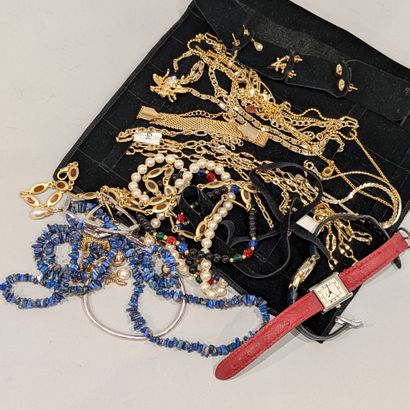 Set of costume jewelry in gilded metal: bracelets,...