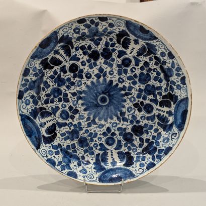 DELFT, 18th century. Earthenware set with...