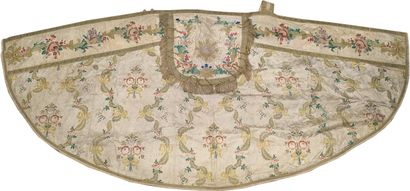 Polychrome damask cape decorated with knotted...