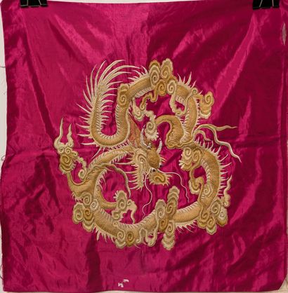 Quadrangular silk panel with red background...
