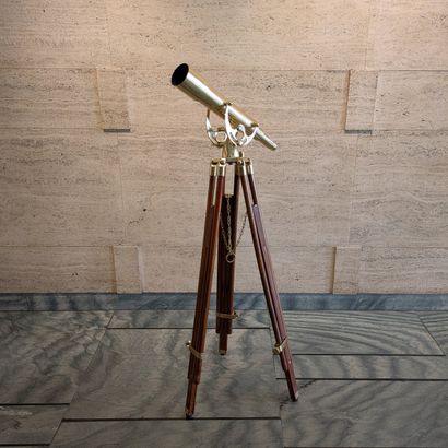 Bronze and brass spyglass with three telescopic...
