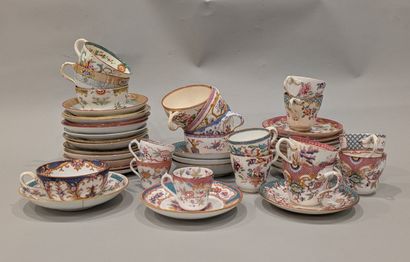 Ensemble en porcelaine de Minton ou de Cauldon...