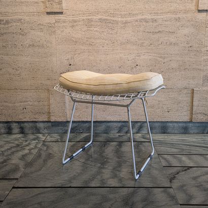 Harry BERTOIA (1915-1978). Bird model ottoman...