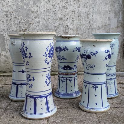 Set of five porcelain support columns, decorated...