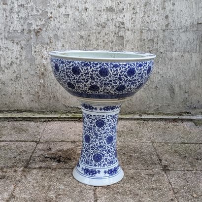 Porcelain basin and stand, decorated in blue...