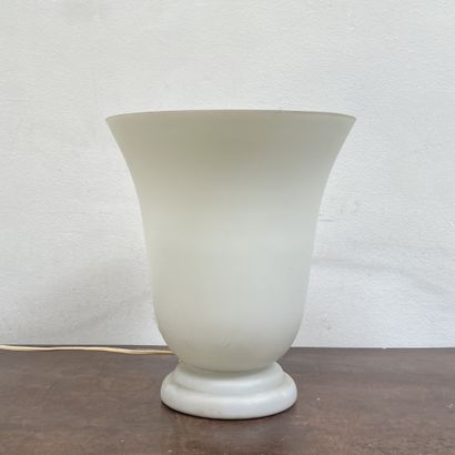 *White opaline glass cornet lamp. H. 29.5...