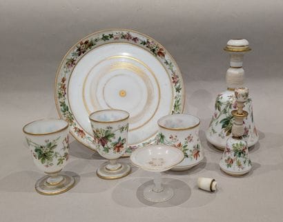 Opaline service decorated with garlands of...