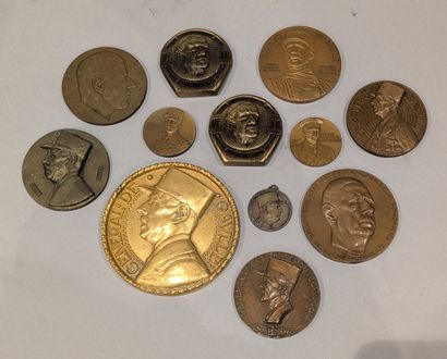 Set of bronze medals, mainly featuring General...
