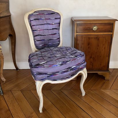 Chair in grey lacquered wood with ochre highlights....