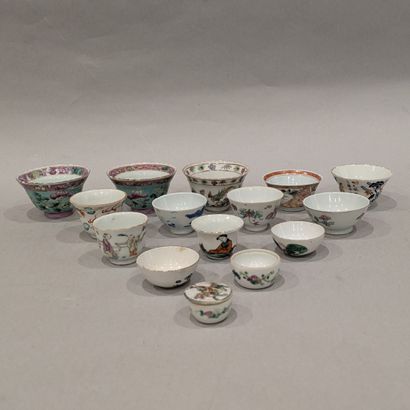 China, 19th and 20th century. A set of porcelains...