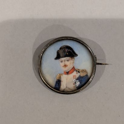 Petite broche à monture en argent (925),...