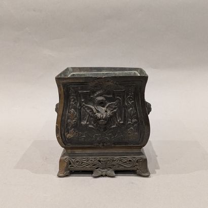 Quadrangular flower box in patinated bronze,...