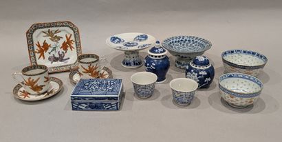 China, 20th century. Set of porcelains: -...