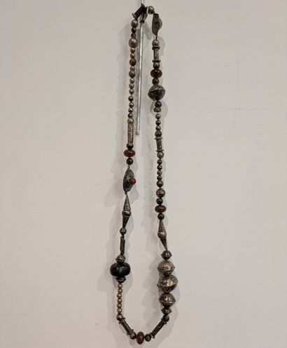 *Important pearl necklace in silver-plated...