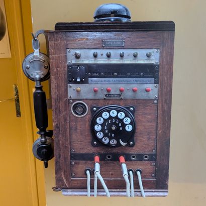 *Hanging key box simulating an old German...
