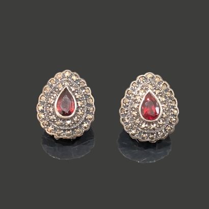 Paire de clips d’oreilles en argent (800),...