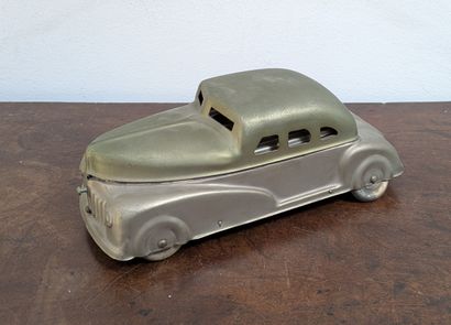 *BETEL MOTOR CAR. Betel preparation box,...