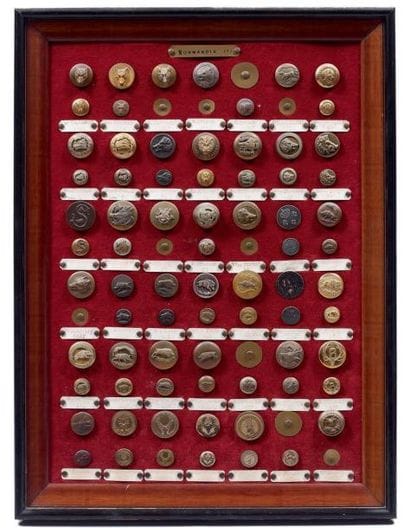 NORMANDIE (1)
Ensemble de 74 boutons anciens...