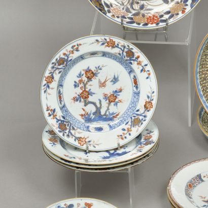 Chine, XVIIIe siècle. Suite de huit assiettes,...