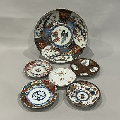 China, 19th century. Large porcelain bowl...