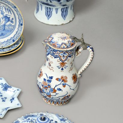 Delft, XVIIIe siècle. Chope en faïence à...