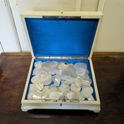 Bone chip box. The lid decorated with pearl...