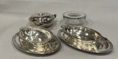 Set in silver-plated metal: two oval vegetable...