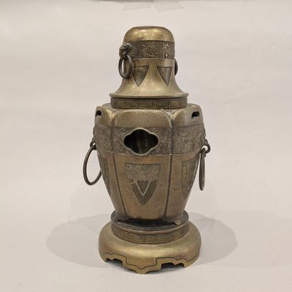 Japan, 19th century. Antique bronze incense...