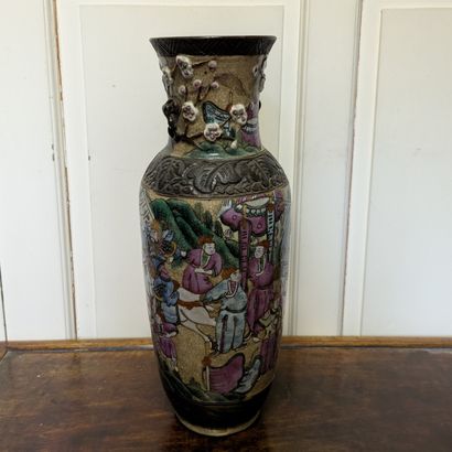 Vase balustre en porcelaine de Nankin, à...